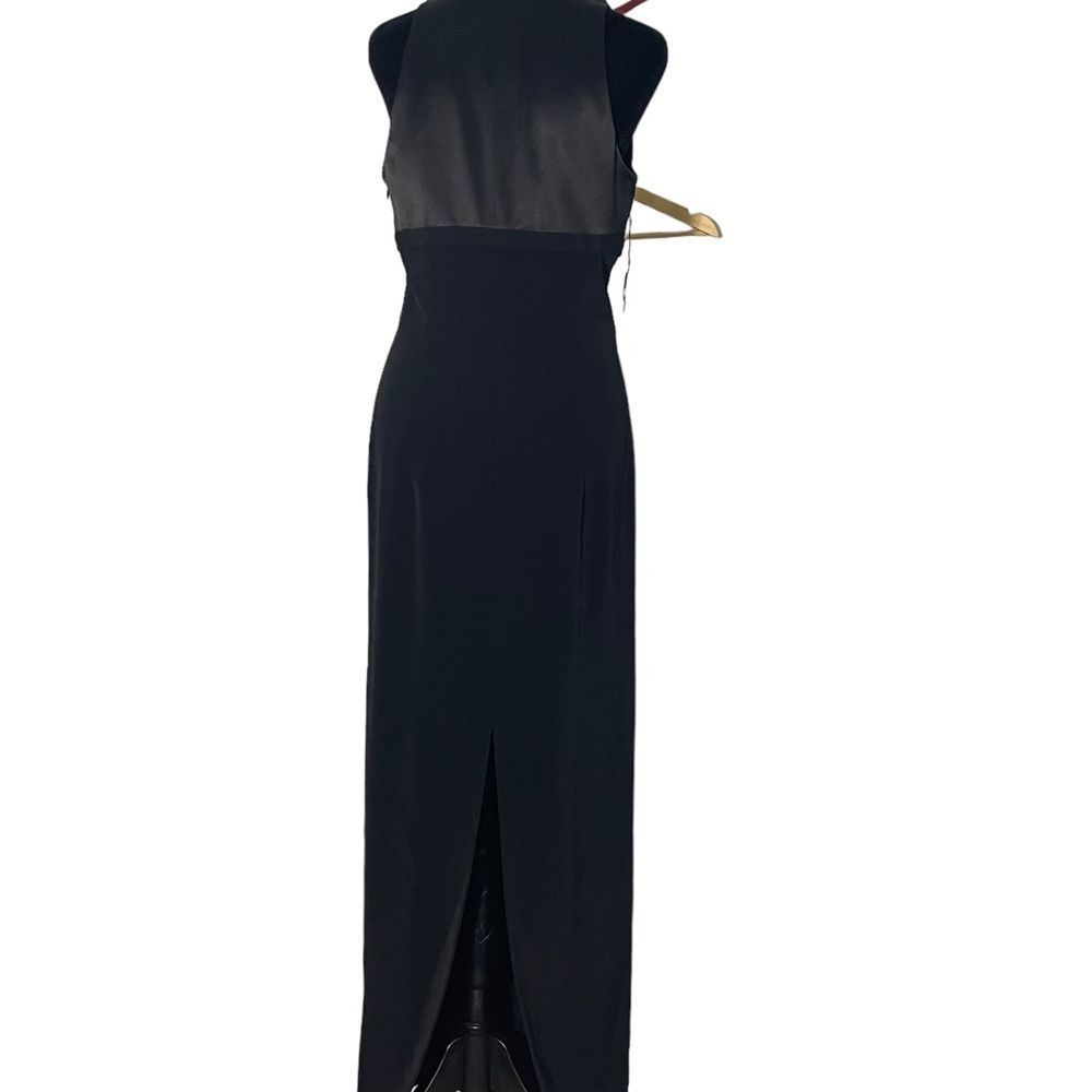 Tahari Vintage Black Low V-Neck Gown Size 6 - Picture 3 of 15